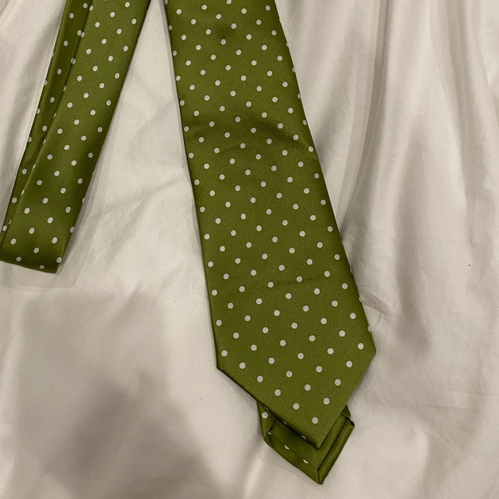 Brioni silk tie in green with white polka dot